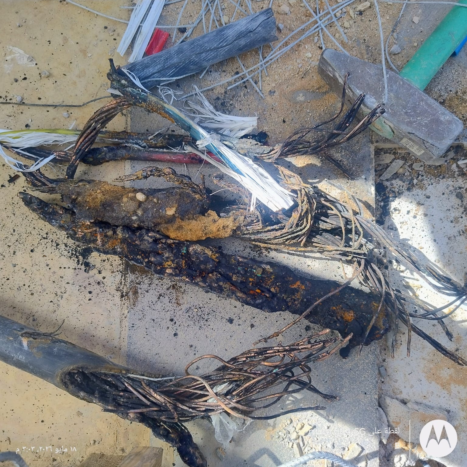 جهاز TDR لفحص الكابلات الكهربائية وتحديد مكان الأعطال بدقة